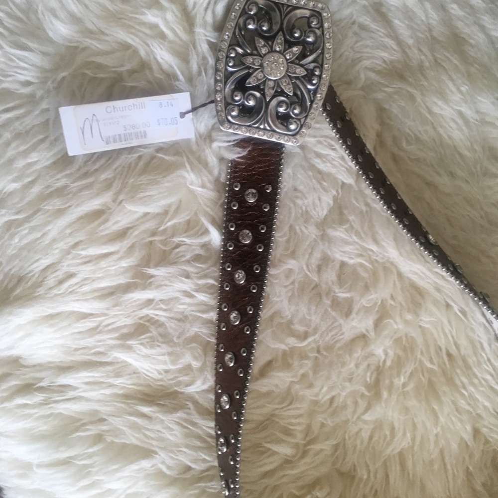 Accessories - Picture 3 of 6